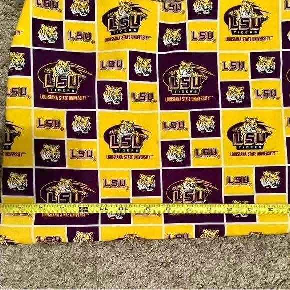 LSU Quilted Bag - With Sash. Beautiful
Handmade, Never Used. Smoke free home - Picture 4 of 12